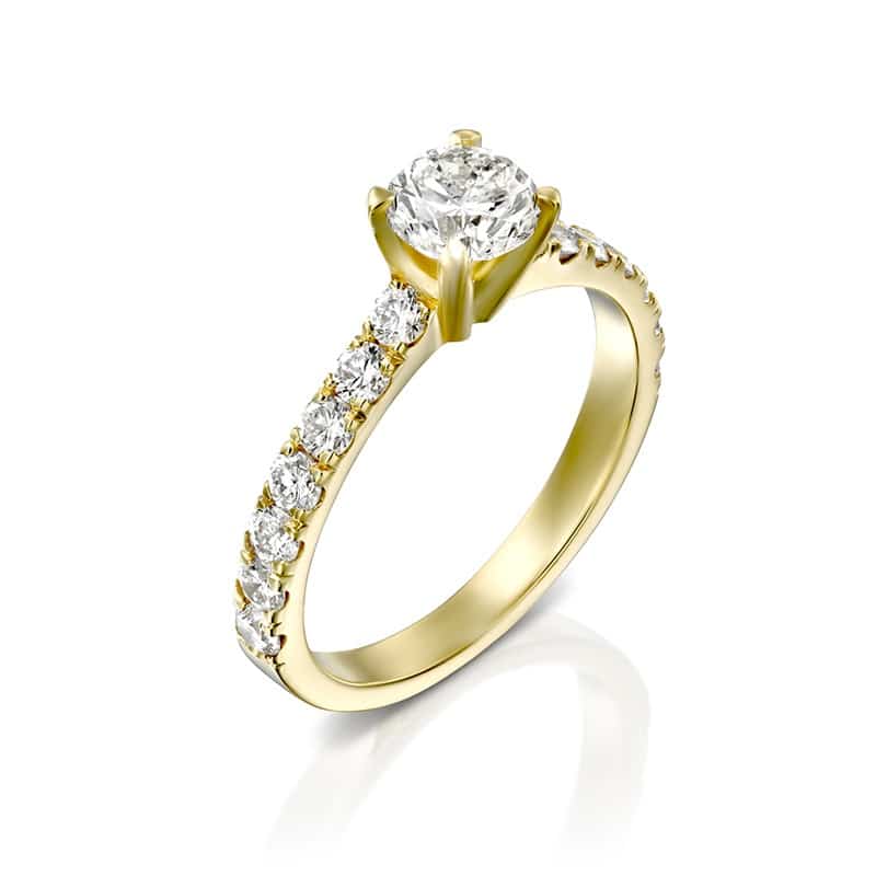 טבעת אירוסים זהב צהוב קלאסית עם יהלומים בצדדים